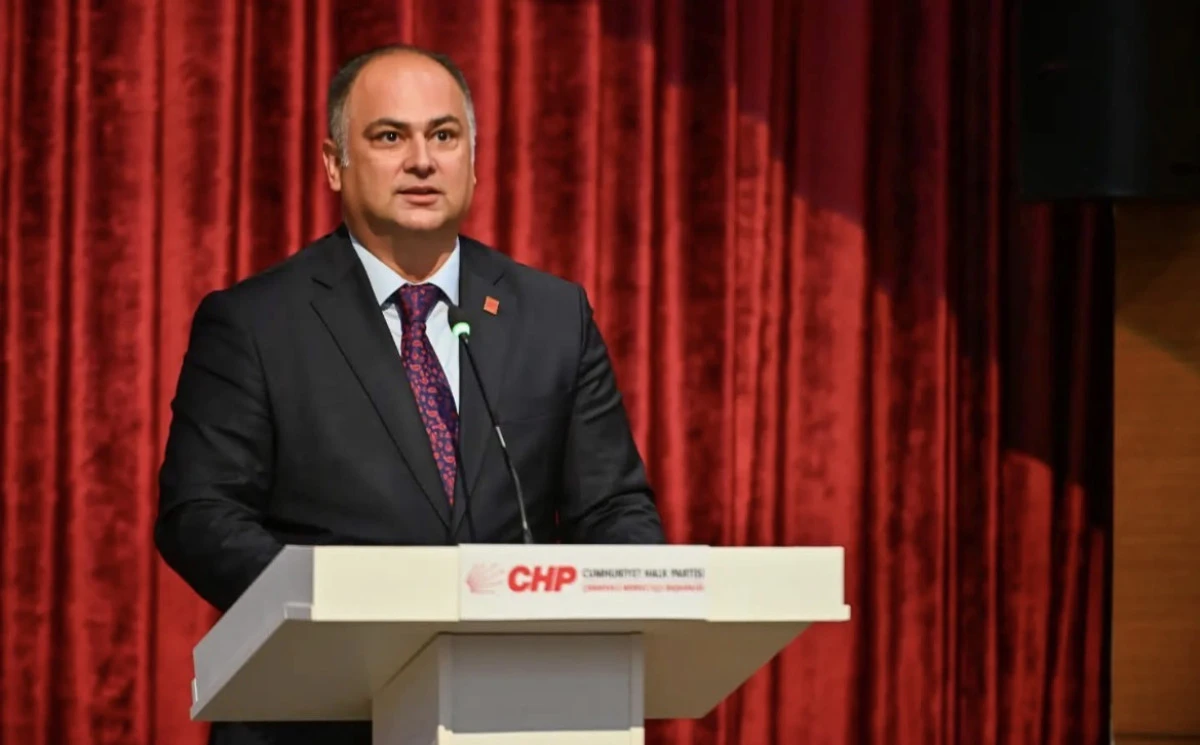 CHP &Ccedil;anakkale Merkez İl&ccedil;e&rsquo;den &ldquo;S&ouml;z &Uuml;yenin, G&uuml;&ccedil; &Ouml;rg&uuml;t&uuml;n&rdquo; Manifestosu
