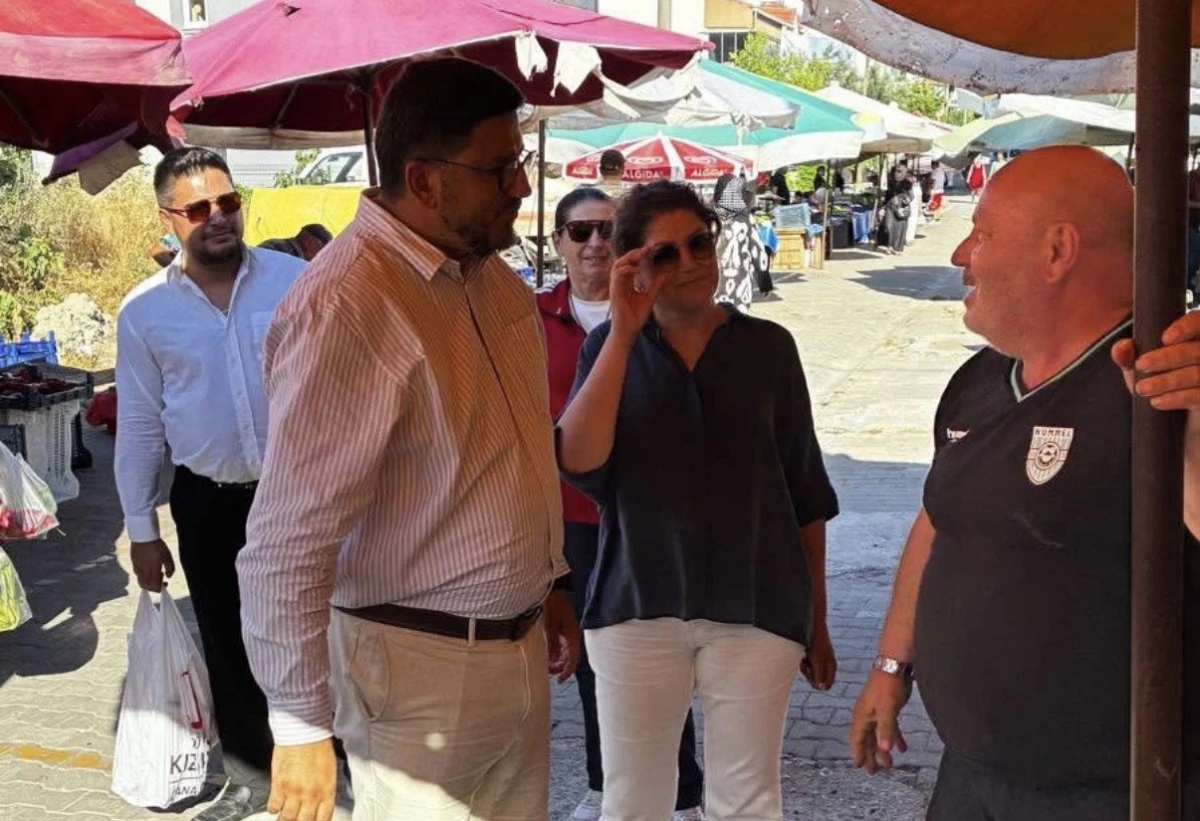 Kepez&rsquo;de G&ouml;n&uuml;l G&ouml;n&uuml;le Buluşma: Kadın Kolları&rsquo;ndan Pazarda Limonata İkramı